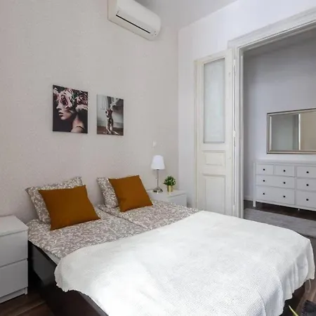 Apartment Chic, Captivating Space Near Opera House *