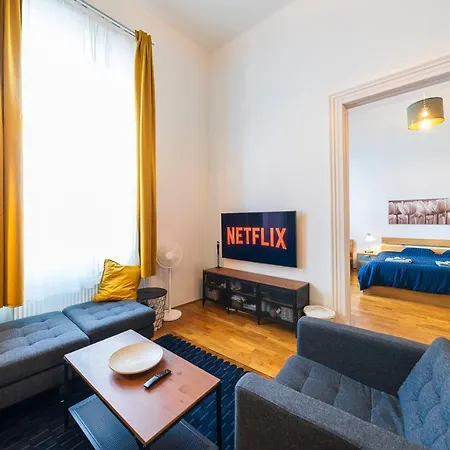 Apartment Shining Bright Two Bedroom Next To Andrassy Ave *