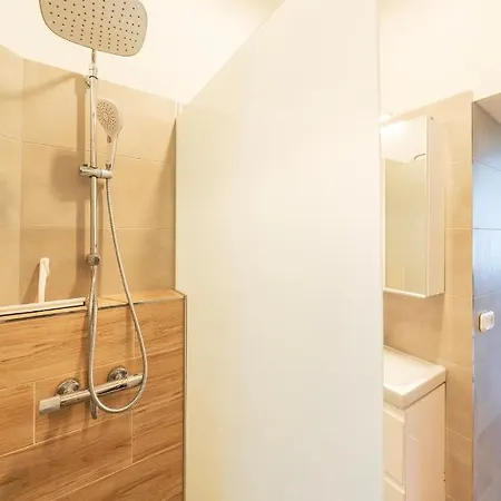 Apartment Shining Bright Two Bedroom Next To Andrassy Ave Budapest