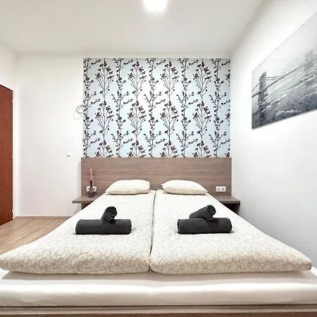 Central Seasons Design