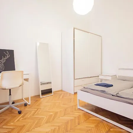 דירה Two Bedroom At Basilica בודפשט