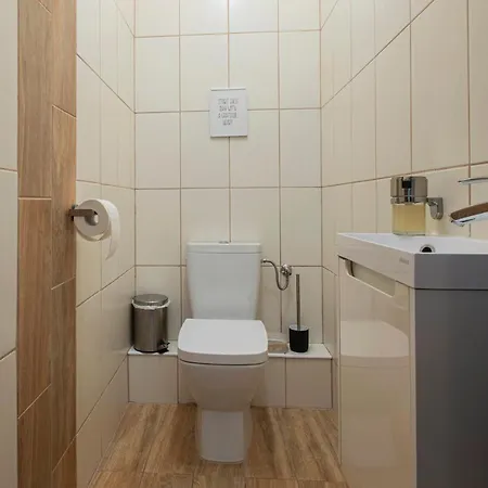 Real Apartment *