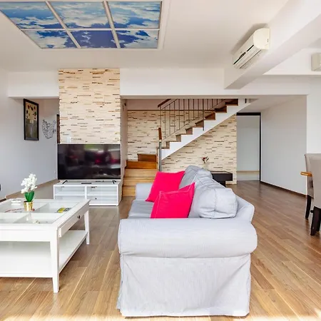 Corvin Promenade 2f Apartment, Downtown Budapest