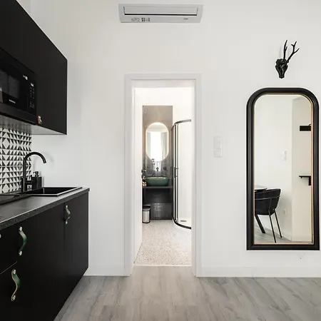 R6 - Boutique Apartments, Location By Bqa *