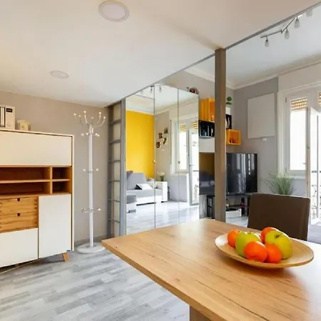 Balzac By Westend Mall With Balcony, Ac Budapest