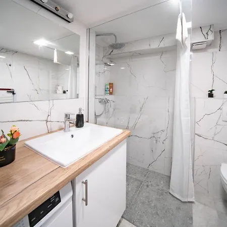 Apartment Free Parking Basilica Leo's - Ac, Wi-fi, Smart Tv Budapest