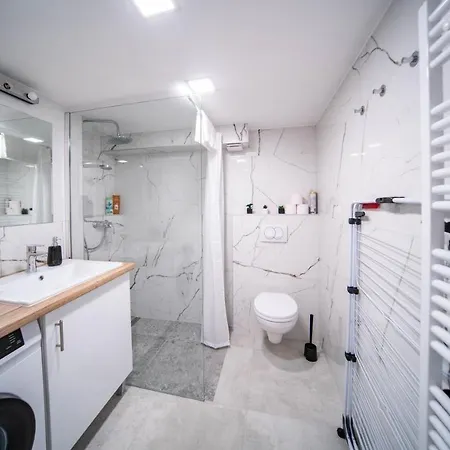 Free Parking Basilica Leo's - Ac, Wi-fi, Smart Tv * Budapest