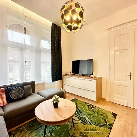Apartment Luxory Design Apartment#bakats#freeparking#8ppl Budapest
