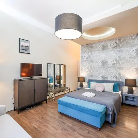 Apartment Deluxe With 4bedrm 2 Bathrm Budapest