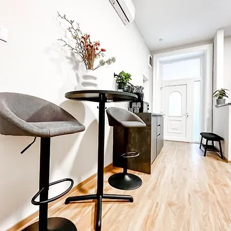T32 Modern Budapešť
