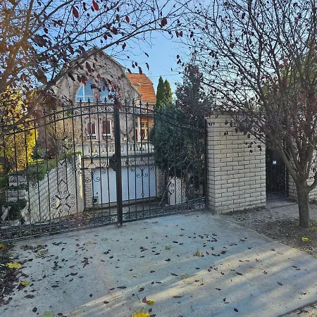 Villa Relax & Wellness Diosd Budapest