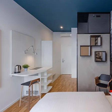 Dean's Hotel 3*