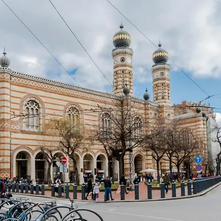 Hidden Gem At Center Next To Gozsdu Garden And Synagogue Apartment Budapest