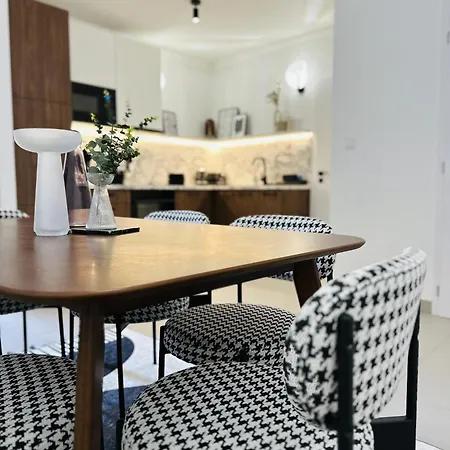 D26 Luxury Apartment