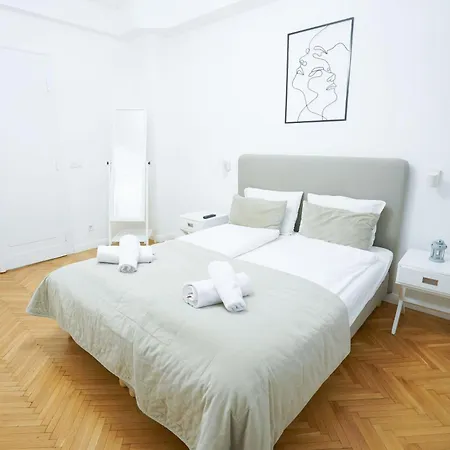 Venus - Paulay Ede I * Budapest