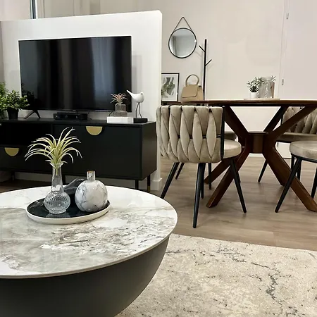 D26 Luxury Apartment