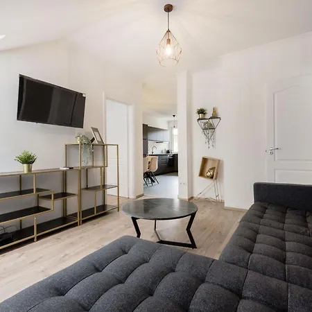 D26 Luxury Apartment