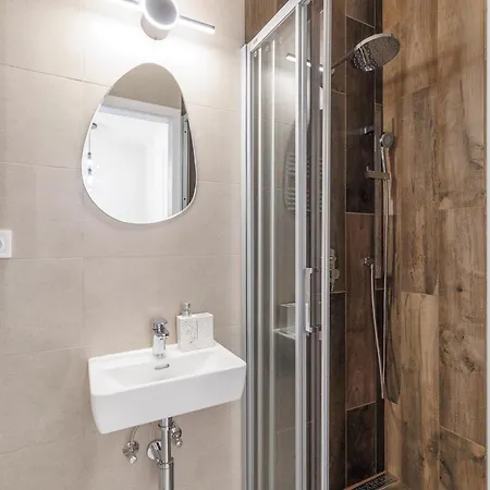 D26 Luxury Apartment