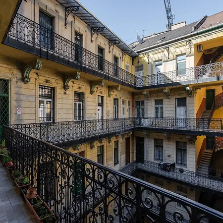 Apartment R38 Boutique Apartments, Location By Bqa