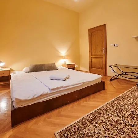 Family Apartment *