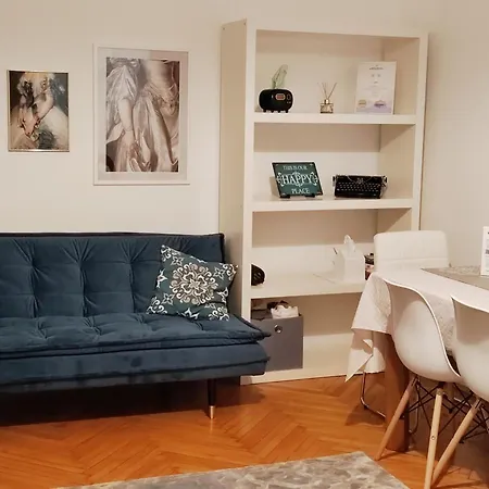 Hi!5 Spacious Palotanegyed Appartamento