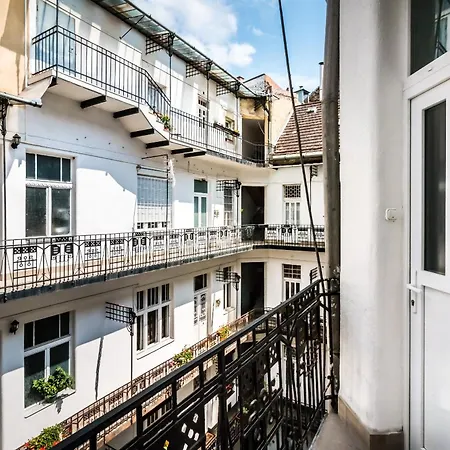 Dohany Street Delight Apartment *