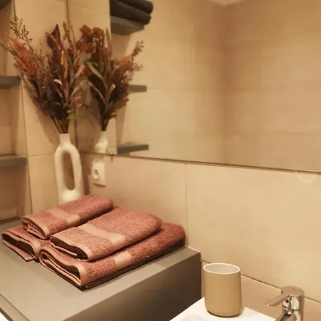 Apartment Retro Designstudio In Downtown