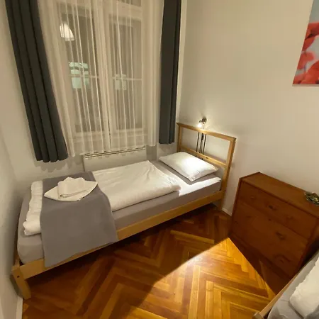 Free Parking - Dob50 Spacious - 2 Separate Bedroom, 5 People, Ac, Wifi Lägenhet Budapest