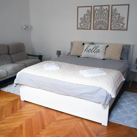 Appartamento Hi!5 Spacious Palotanegyed *