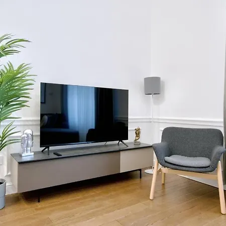 Premium By Hi5- Roekk Szilard 3 Bedroom Apartment