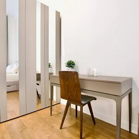 Premium By Hi5- Roekk Szilard 3 Bedroom Apartment *