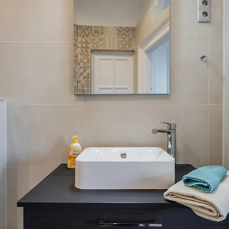 Luxury Basilika Breathless View-need Reservation For Free Parking Apartment