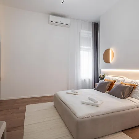 Apartament Boutique Suites, Location By Bqa