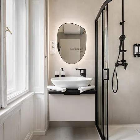 Boutique Suites, Location By Bqa Apartament *