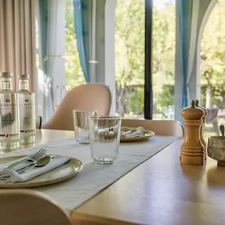 Bagatelle Gardenhouse Hotel *