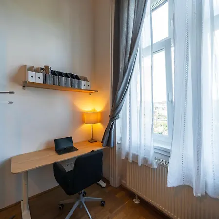 Apartment Shining Bright Two Bedroom Next To Andrassy Ave