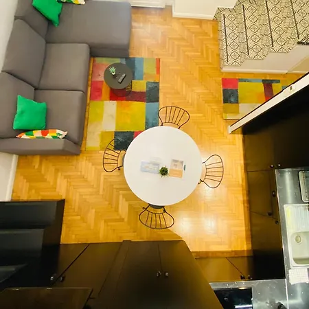 Cozy Downtown 2br Ground Fl - Piano Apartment