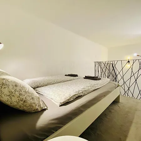 Apartment Cozy Downtown 2br Ground Fl - Piano