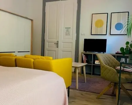 Fifteen Boutique Rooms Budapest With Self Check-In 2*