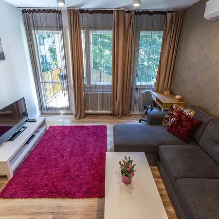 Gems Of - Tiger Eye Apartment