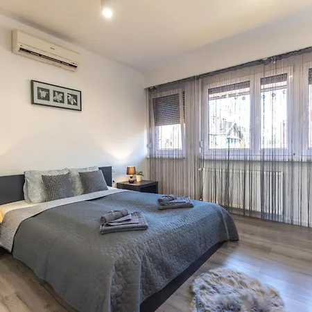 Apartment Gems Of - Tiger Eye *