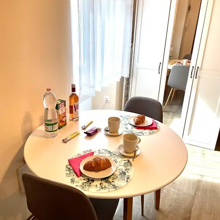 Apartment Lovely Urban Retreat -