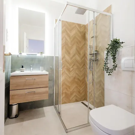 Sleek Downtown Living * Budapesta