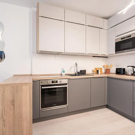 Heroes Square Apartment Budapest