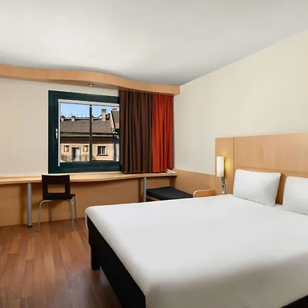 Отель Ibis Heroes Square Будапешт