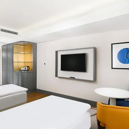 Danubius Astoria Center 4*