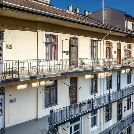 Vamhaz Boulevard Apartamento *