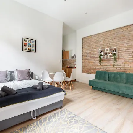 Central Studio By Stn *