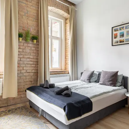 Apartment Central Studio By Stn