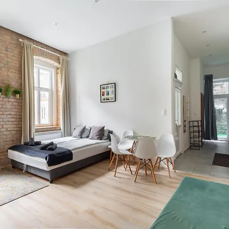 Apartment Central Studio By Stn Budapest